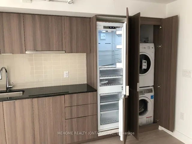 Additional image 19 of 955 Bay St Unit 419