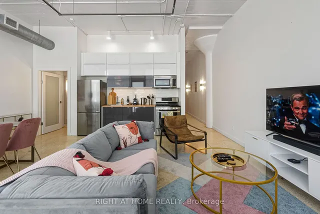 Additional image 23 of 365 Dundas St Unit 102