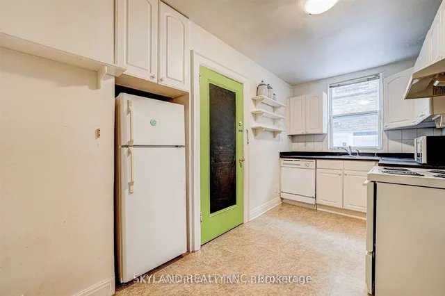 Additional image 14 of 996-998 Avenue Rd