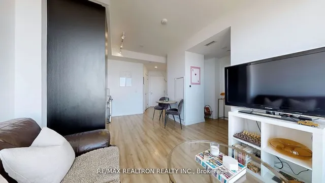 Additional image 8 of 135 East Liberty St Unit 2012
