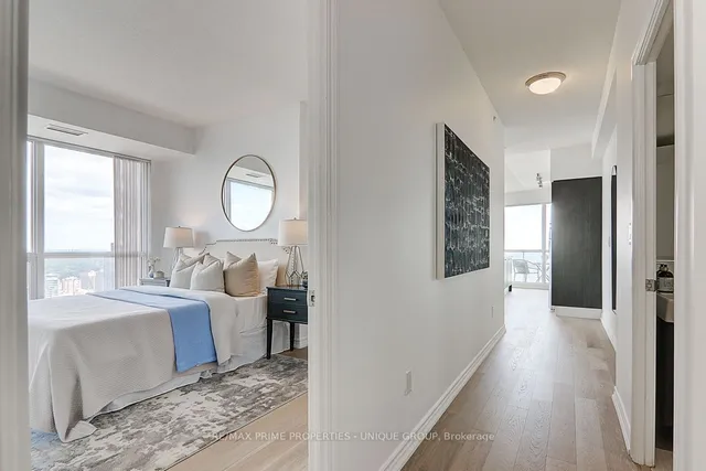 Additional image 21 of 386 Yonge St Unit 5202