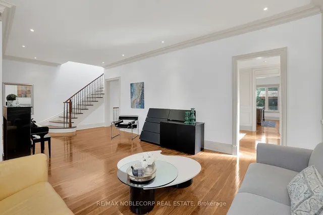 Additional image 8 of 35 Yorkdale Cres