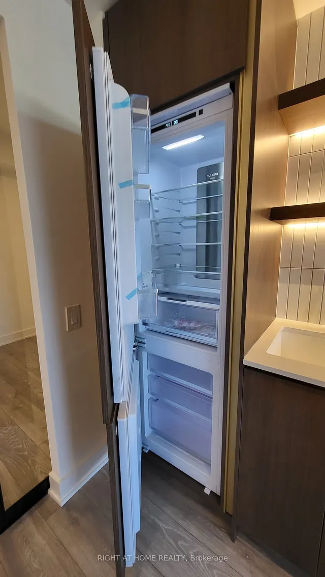 Additional image 9 of 1285 Queen St Unit 403