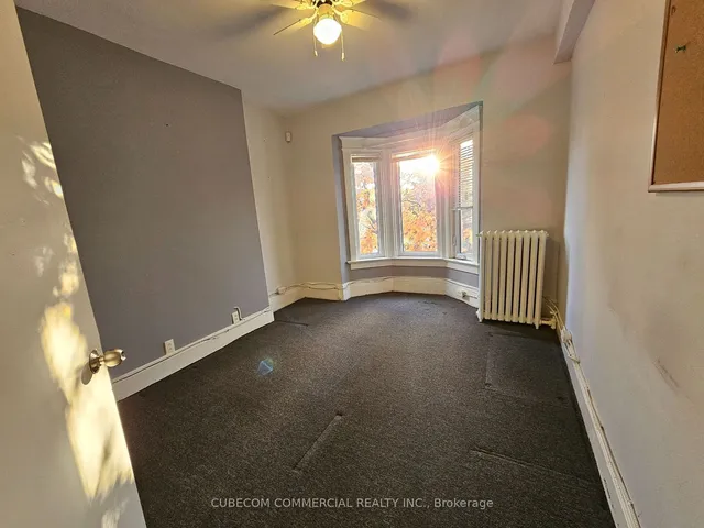 Additional image 16 of 469 Pape Ave