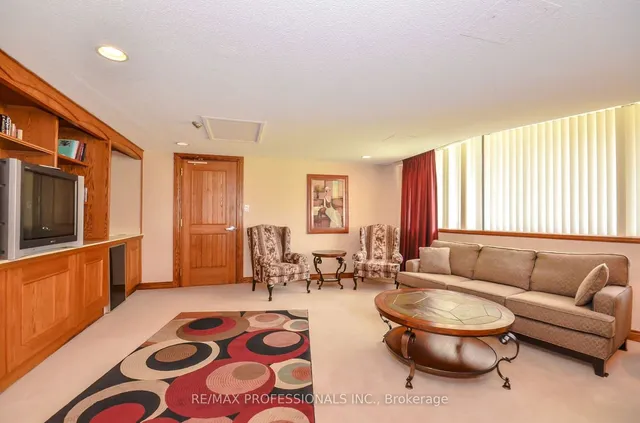 Additional image 4 of 40 Richview Rd Unit 203