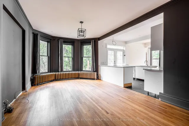 Additional image 10 of 3025 Queen St