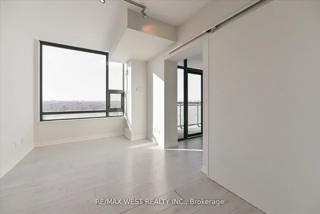 Additional image 9 of 2522 Keele St Unit 618