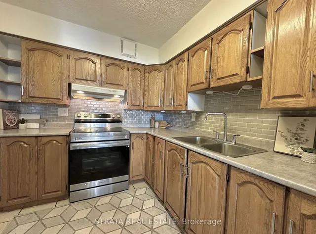 Additional image 10 of 3380 Eglinton Ave Unit 906