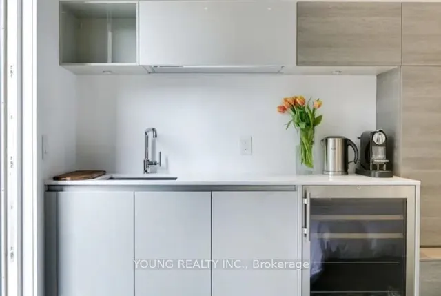 Additional image 20 of 222 Manning Ave Unit A