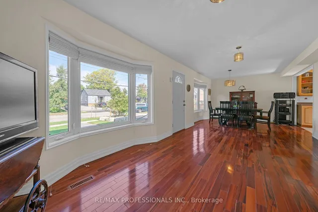 Additional image 3 of 3 Frankwood Rd