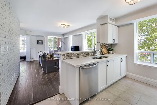 Additional image 7 of 1733 Queen St Unit 220