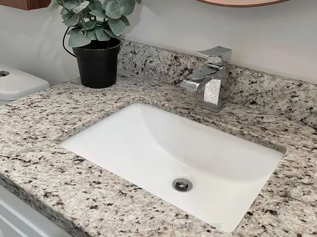 Additional image 19 of 26 Greyhound Dr