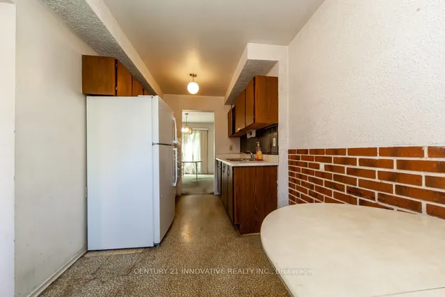 Additional image 21 of 5 Wiggens Crt