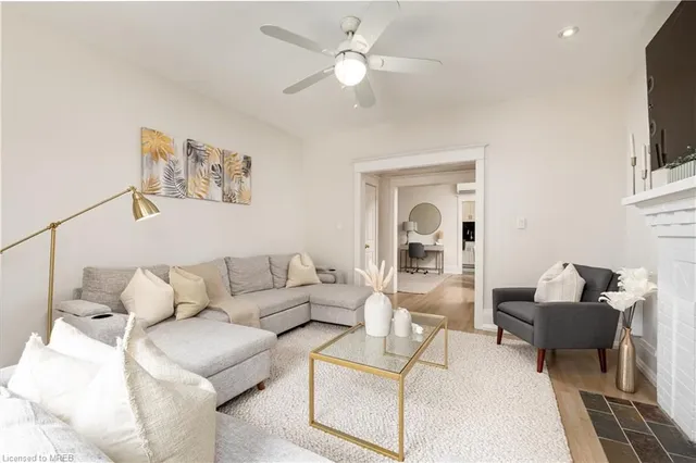 Additional image 11 of 9 Humewood Dr Unit Bldg 1