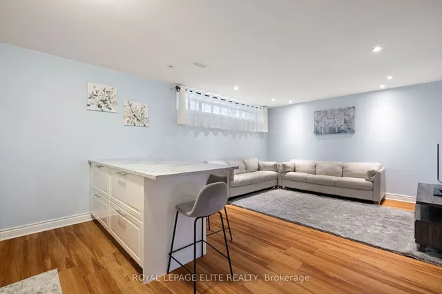 Additional image 22 of 6 LACHINE Crt