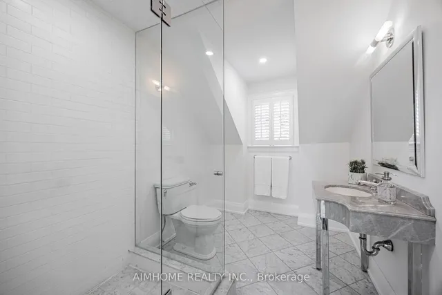 Additional image 24 of 29 Rosedale Heights Dr