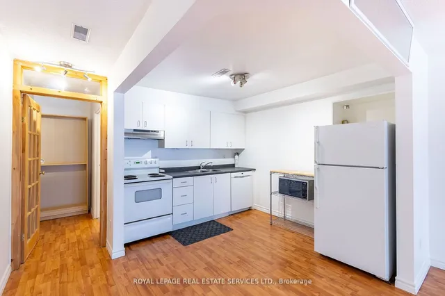 Additional image 6 of 2963 Dundas St