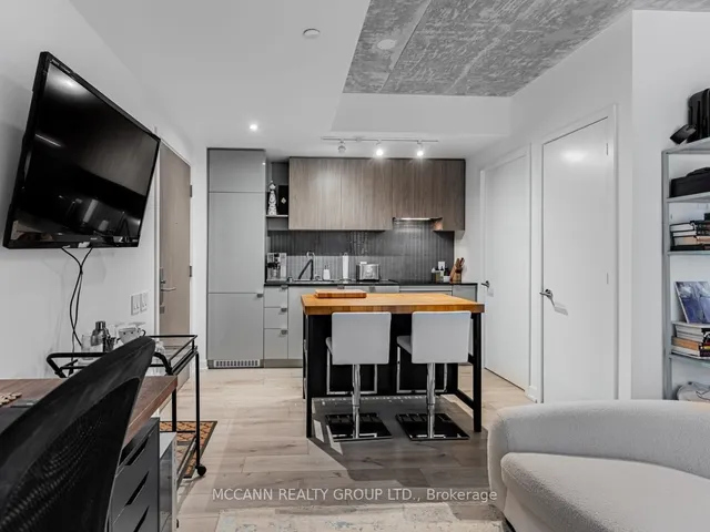 Additional image 8 of 161 Roehampton Ave Unit 332