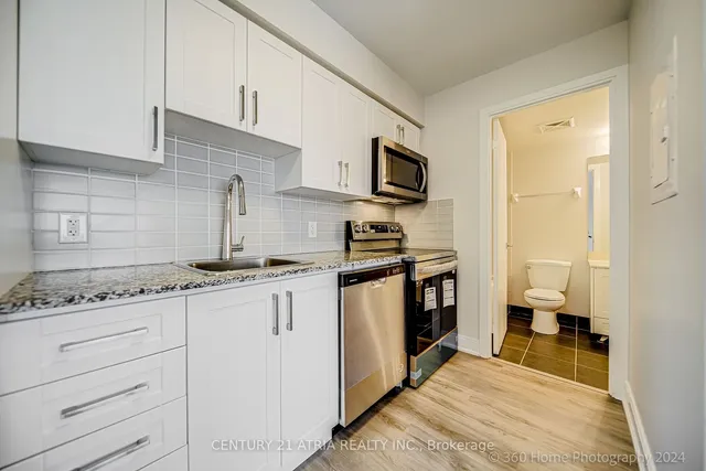 Additional image 22 of 135 Village Green Sq Unit 2015