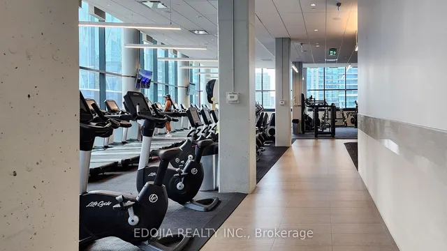 Additional image 27 of 100 Harbour St Unit 6004