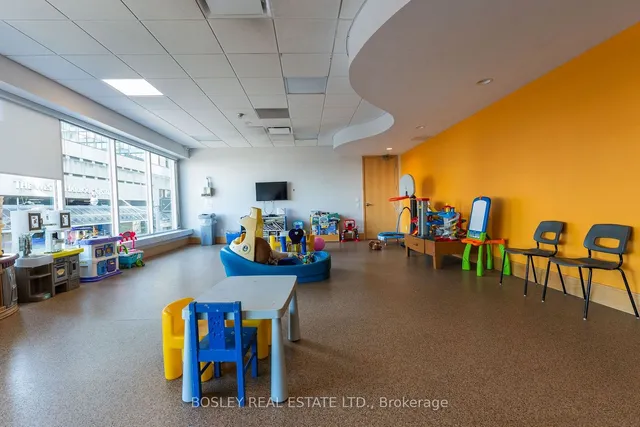 Additional image 38 of 10 Queens Quay Unit 2006