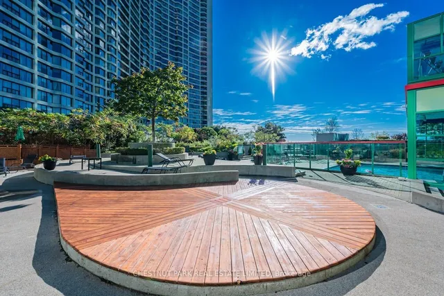 Additional image 28 of 99 Harbour Sq Unit 1008