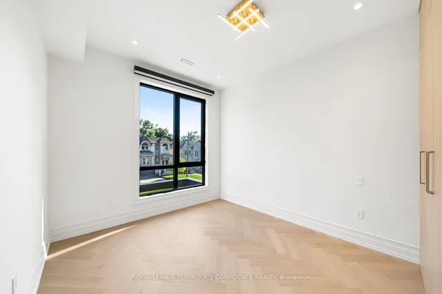 Additional image 28 of 184 Poyntz Ave