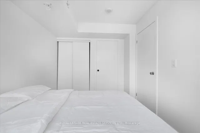 Additional image 11 of 36 Lisgar St Unit 2017 W