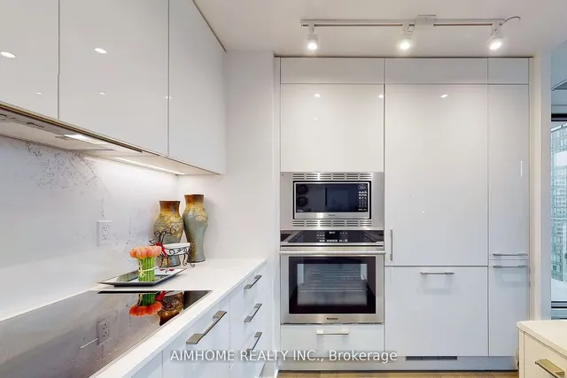 Additional image 13 of 1 Gloucester St Unit 1815