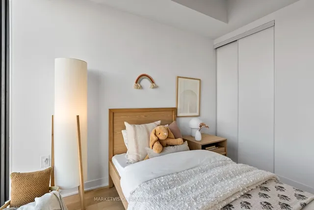 Additional image 10 of 2625 Dundas St Unit 405