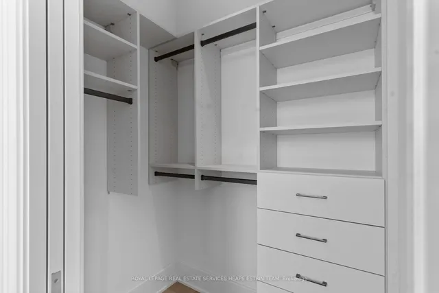 Additional image 29 of 1 Strathgowan Ave Unit PH02