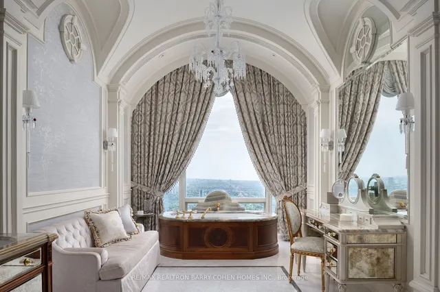 Additional image 22 of 50 Yorkville Ave Unit 5202