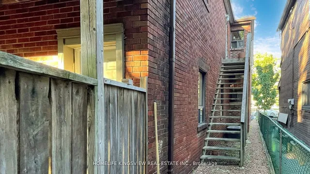 Additional image 29 of 144 Clinton St