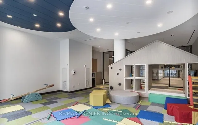 Additional image 20 of 225 Sumach St Unit 912