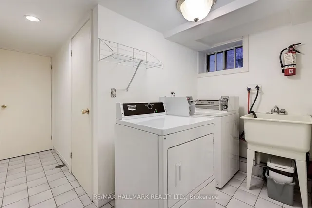 Additional image 36 of 78 Glen Manor Dr