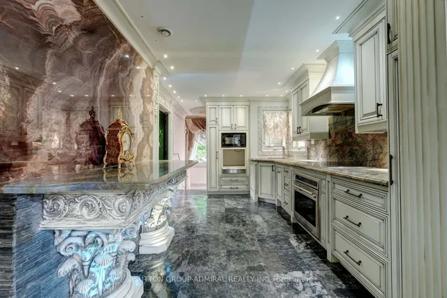 Additional image 15 of 300 Hendon Ave