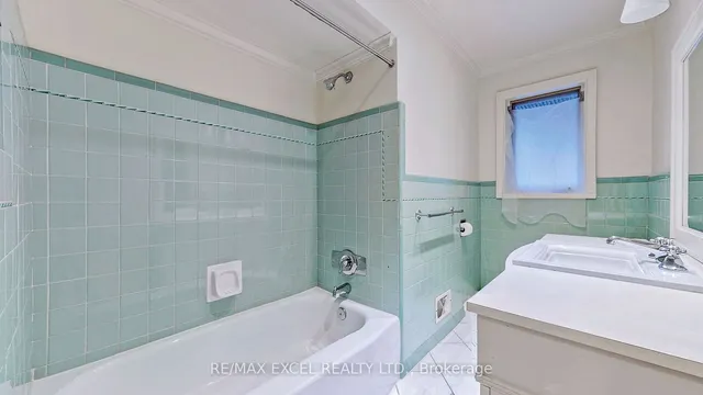 Additional image 20 of 54 Centre Ave