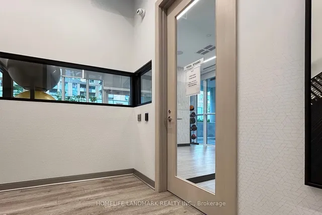 Additional image 36 of 77 Mutual St Unit 810