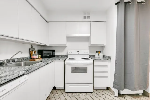 Additional image 12 of 270 Queens Quay Unit 1408