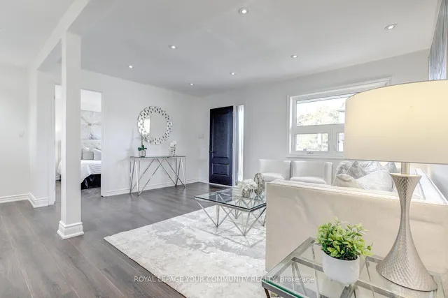Additional image 10 of 2 Christina Cres