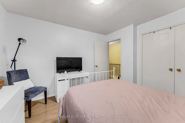 Additional image 36 of 15 Lenthall Ave