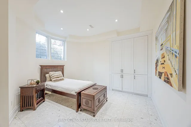 Additional image 36 of 231 Old Yonge St