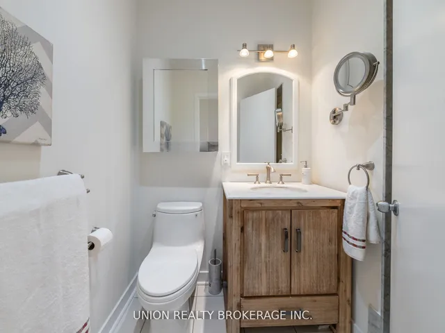 Additional image 30 of 1095 Dundas St