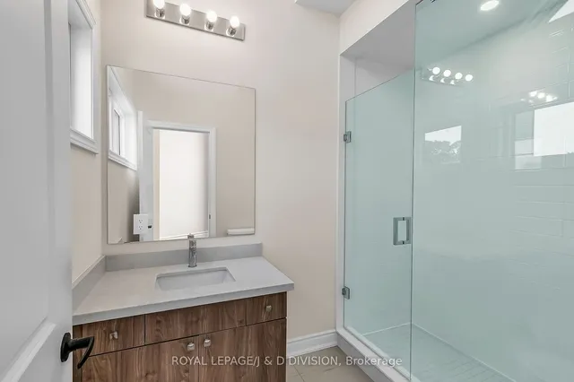 Additional image 26 of 19 Lambton Ave