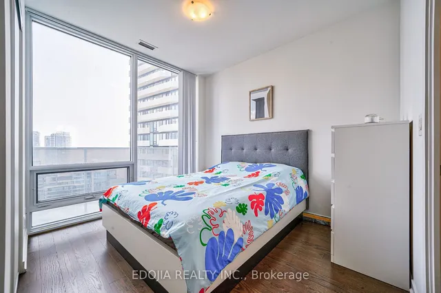 Additional image 8 of 100 Harbour St Unit 6004