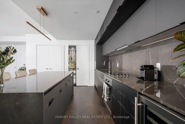 Additional image 8 of 185 Alberta Ave Unit 1105