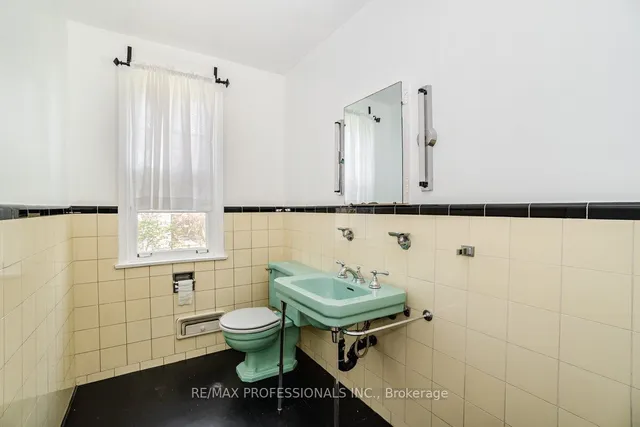 Additional image 22 of 52 Valecrest Dr