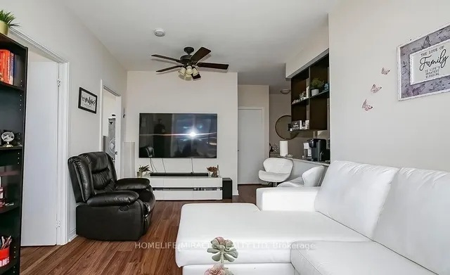 Additional image 16 of 181 Village Green Sq Unit Ph20