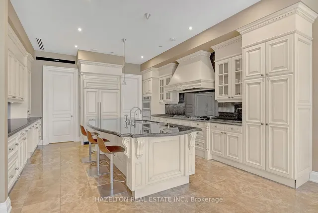 Additional image 4 of 118 Yorkville Ave Unit 601