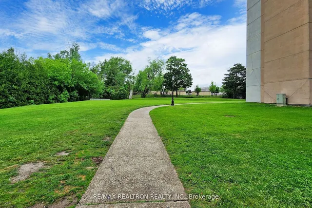 Additional image 39 of 3380 Eglinton Ave Unit 1411